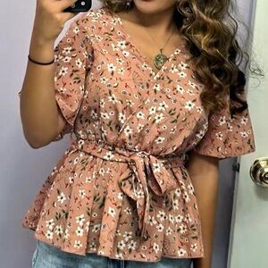 Chic Floral Blouse in Pink
